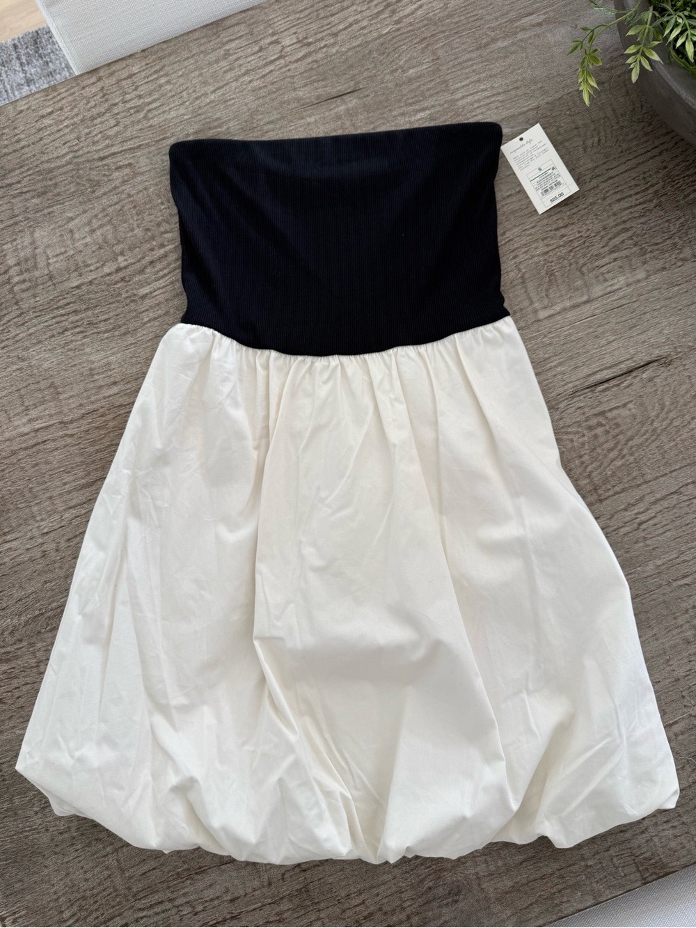 a new day bubble hem strapless dress size small NWT black and cream
